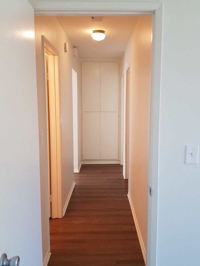 Building Photo - Victoria Village 3+2 Patio Home w/ 2-car g...
