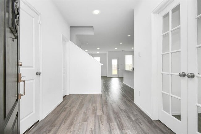 Building Photo - 9011 Brazos Dr