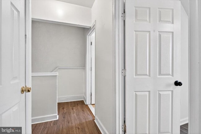 Building Photo - 1118 Sterling Ave