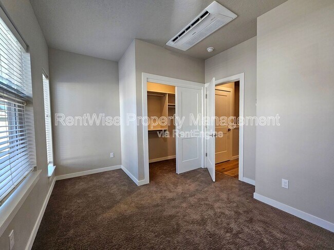 Building Photo - 3541 N Waterhouse Ln