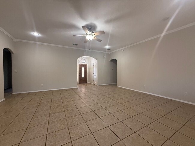 Building Photo - 917 Playa Azul St