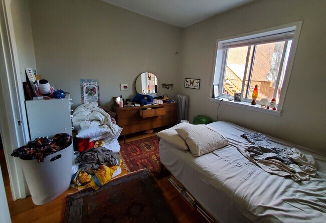 Building Photo - 2068 W Hutchinson St