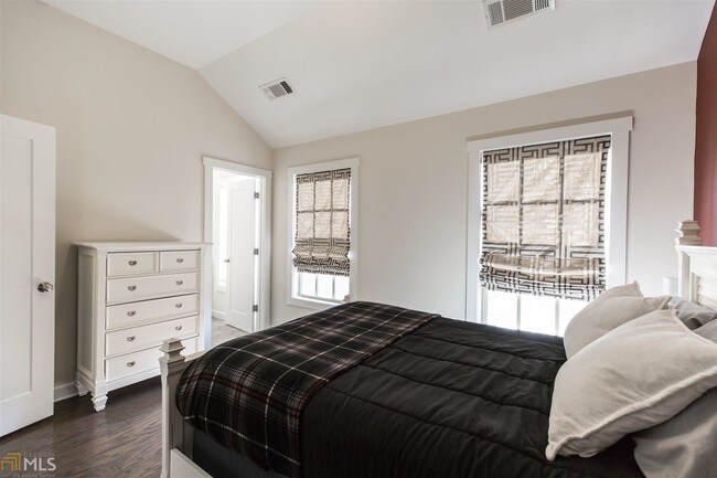 Building Photo - 3348 Turngate Ct