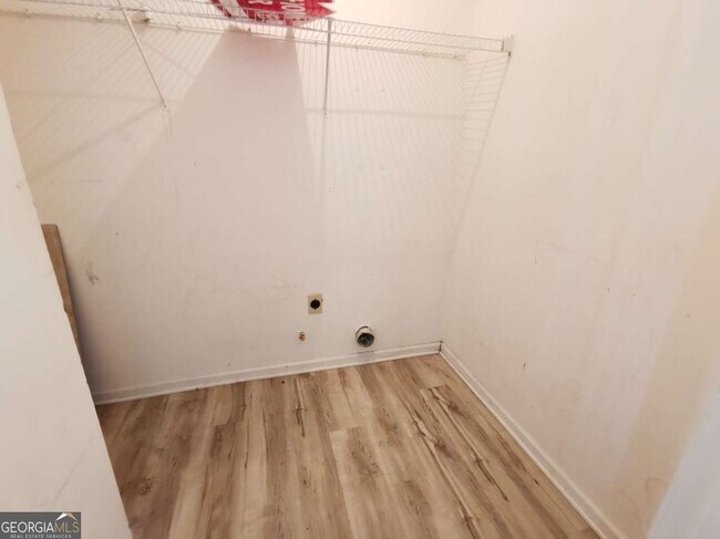 Building Photo - 2100 Racquet Club Cir NW