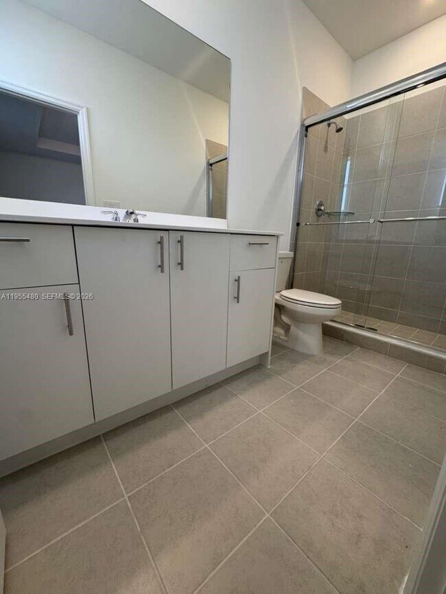 Building Photo - 2721 SE 26th Rd