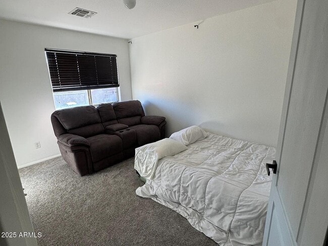Building Photo - 41848 W Hillman Dr