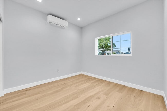 Building Photo - 114 N Cornell Ave