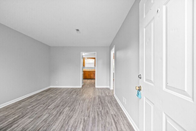 Building Photo - 630 R S Bradley Blvd