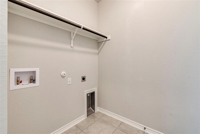 Building Photo - 1307 Ambler Dr