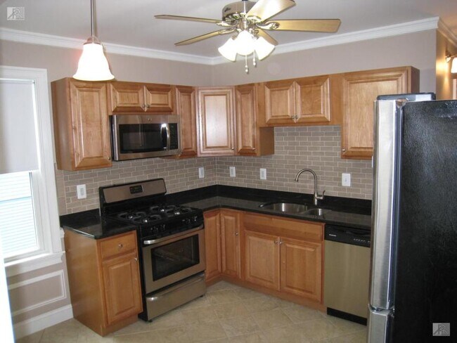 Building Photo - 3 bedroom in Brighton MA 02135