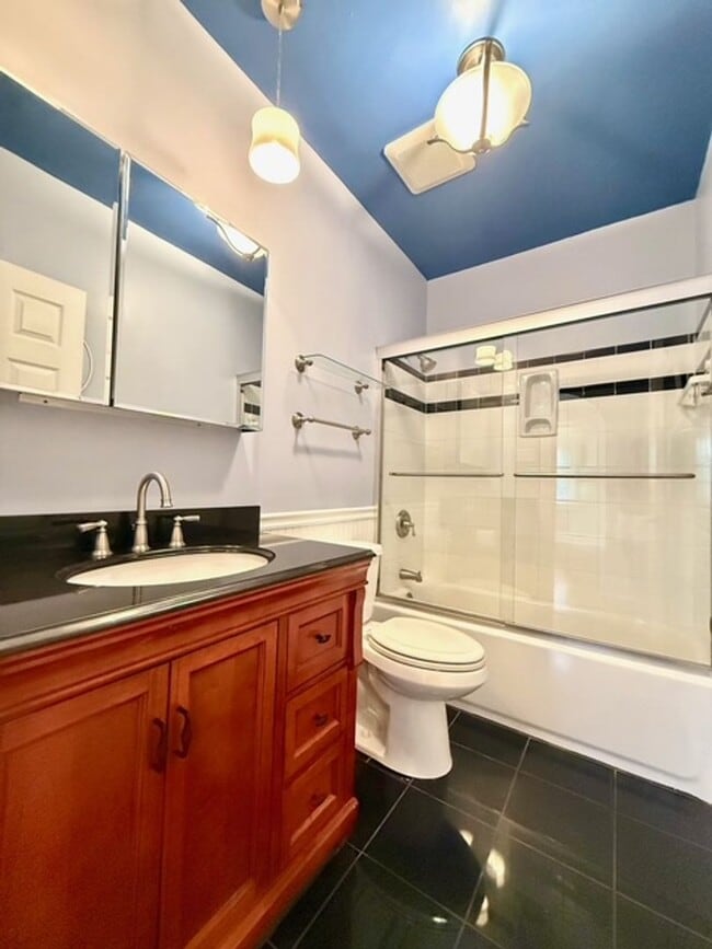 Building Photo - **Charming home in Lindbergh School Distri...