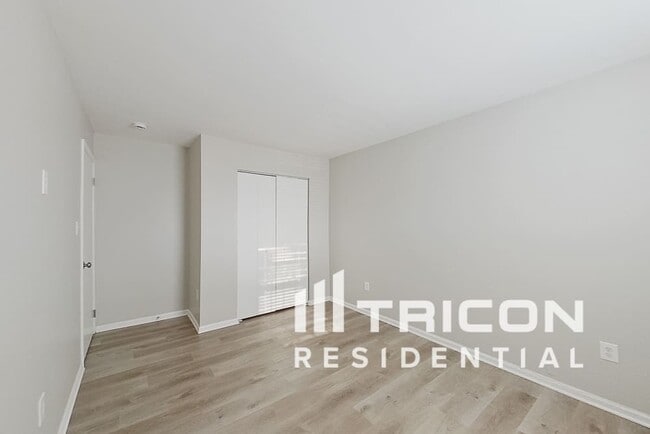 Building Photo - 5105 Aldershot Dr
