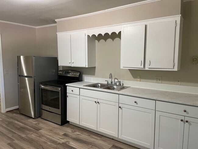 Building Photo - 1392