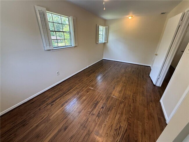 Building Photo - 3512 Shadowwood Ct