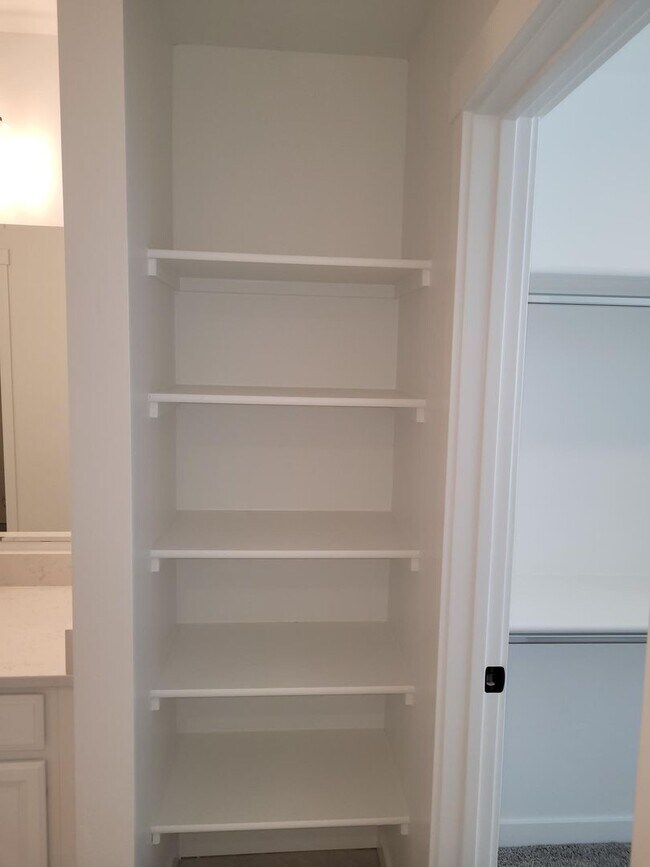 Building Photo - Stunning Newer Home In Caldwell!