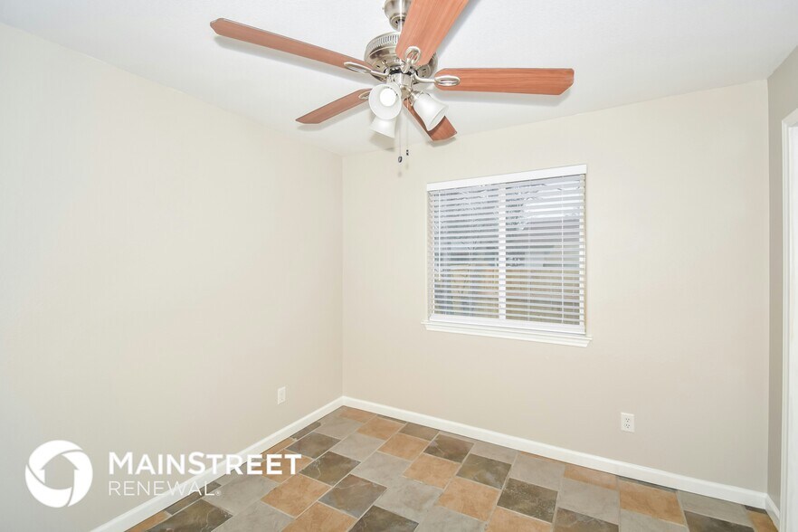 Building Photo - 10 4th St W