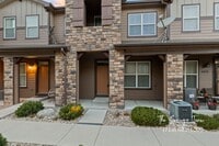 Building Photo - CHARMING 2BD TOWNHOME IN THE VISTAS AT NOR’WOOD - Security Deposit Waiver Available