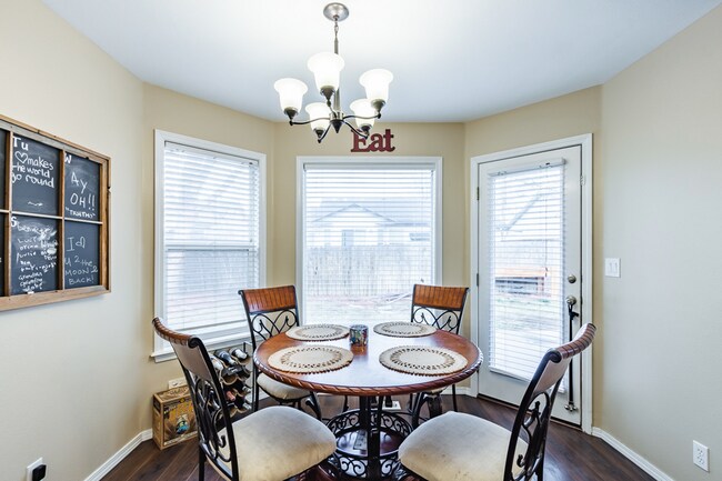 Building Photo - Modern and Updated 3bd/2b Home for Rent in...