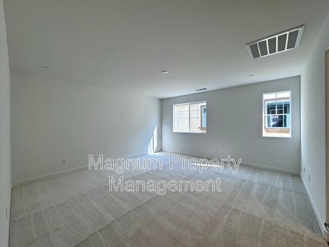 Building Photo - 30769 Valley Heights Dr.
