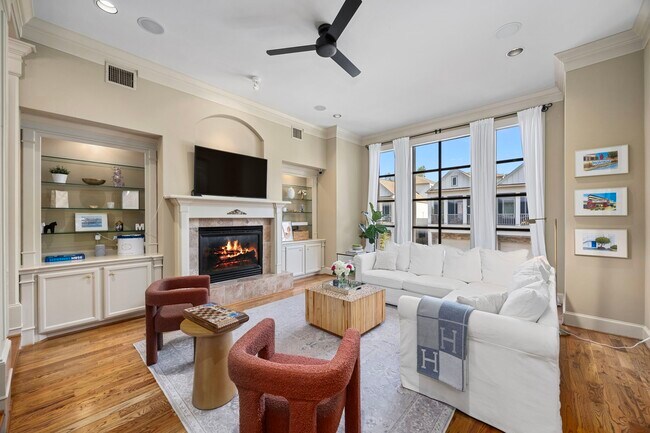 Building Photo - 1312 Crocker St