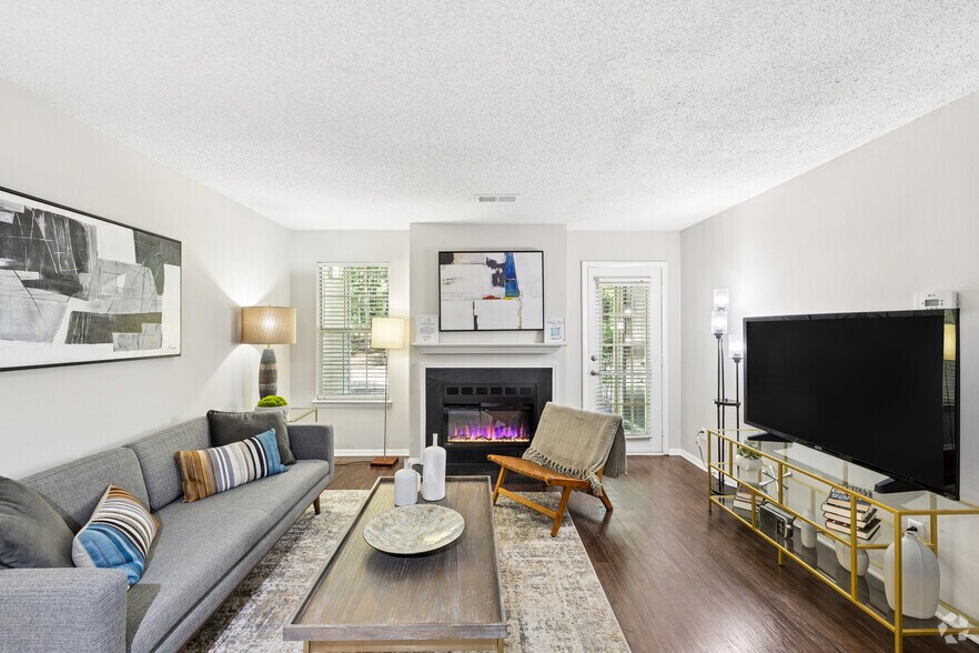 2BR, 2BA - 924SF - Living Room - Wellesley Terrace At Short Pump