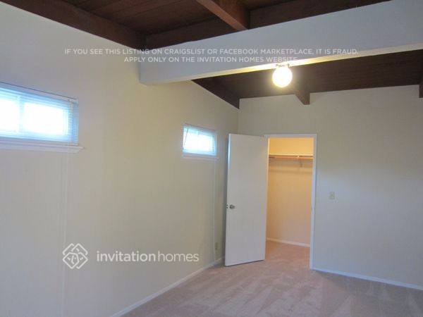 Building Photo - 1321 Monroe St
