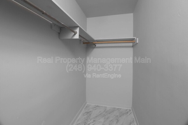 Building Photo - 335 E State Fair Ave