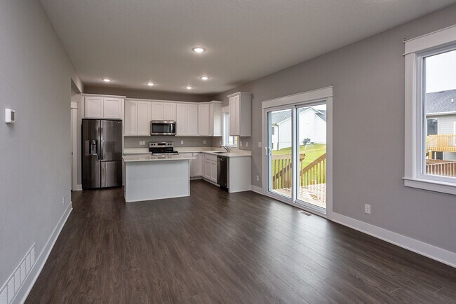 Building Photo - Like-New 4-Bedroom Home in Heritage Park –...