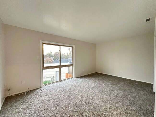 Building Photo - 7424/7426AVW-AC