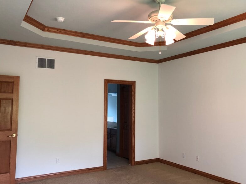 Building Photo - 859 Clearwater Cv W