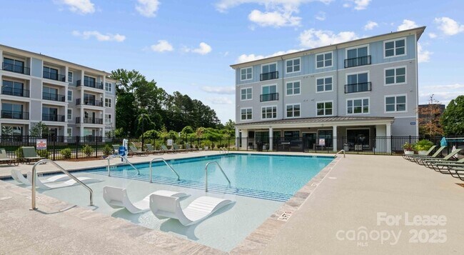 Building Photo - 5120-5177 77 Center Dr