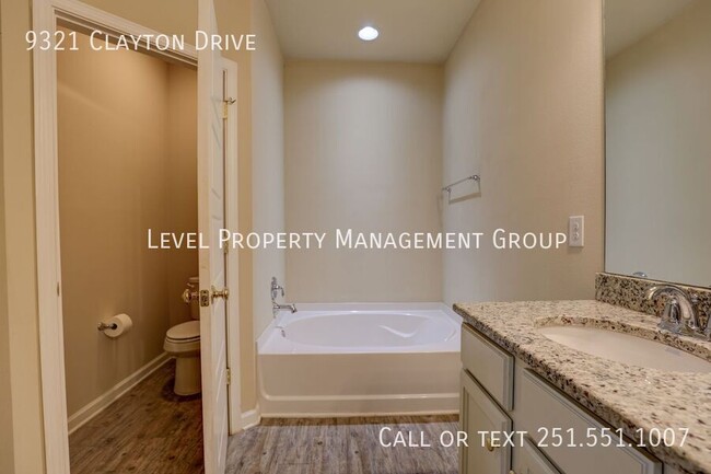 Building Photo - 9321 Clayton Dr