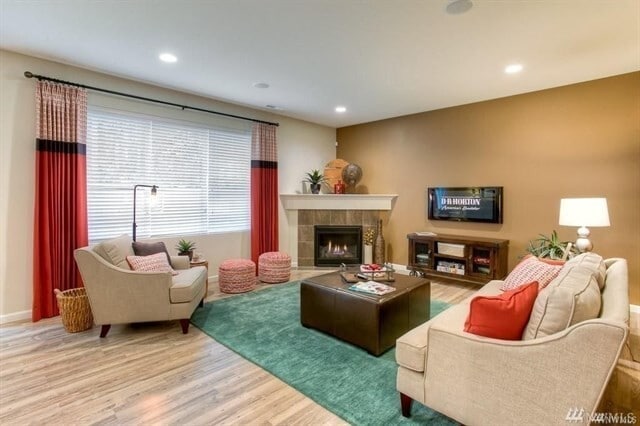 Building Photo - Beautiful 6BD/3BA home nestled in desirable Rainer Ridge neighborhood