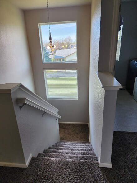 Building Photo - 60 Katsura Cir