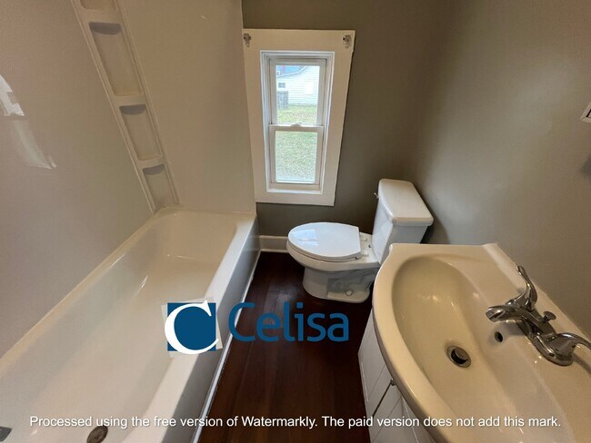 Building Photo - 2401 Miner St Unit #3 *Section 8 Approved*