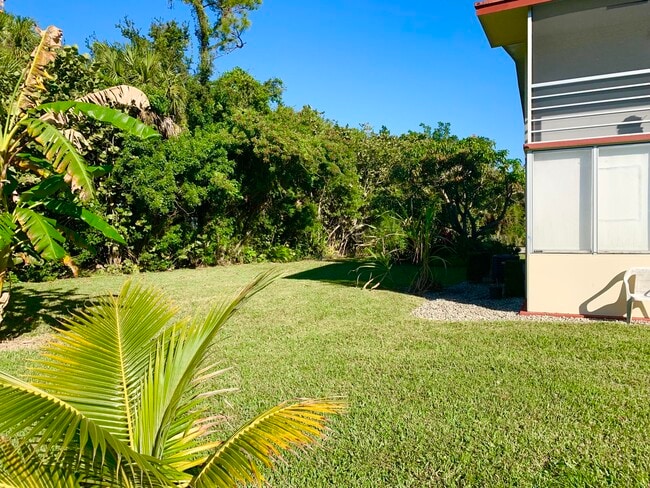 Building Photo - 39 Sussex B