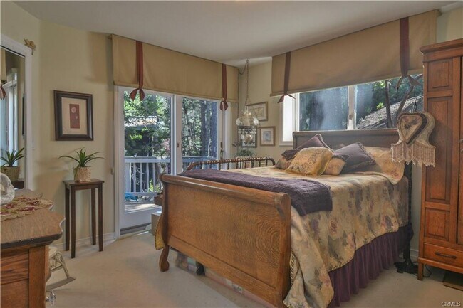 Building Photo - Charming Mountain Retreat across from Golf Course