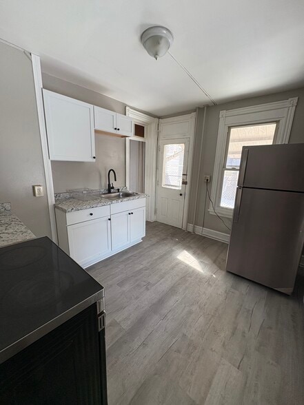 Building Photo - 942 Franklin St