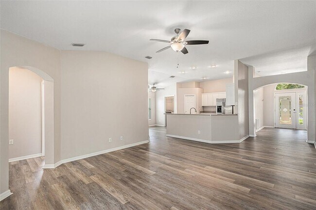 Building Photo - 2631 Allwood Ave