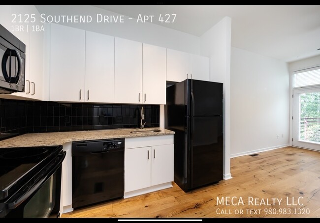Building Photo - 2125 Southend Dr