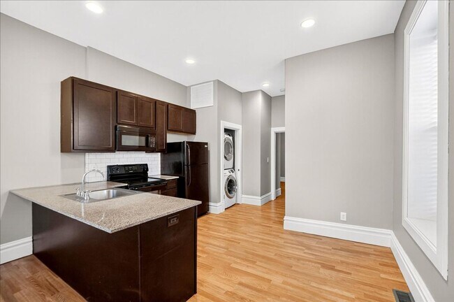 Building Photo - Soulard First Fleur