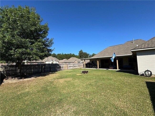 Building Photo - 1933 Bryce Dr