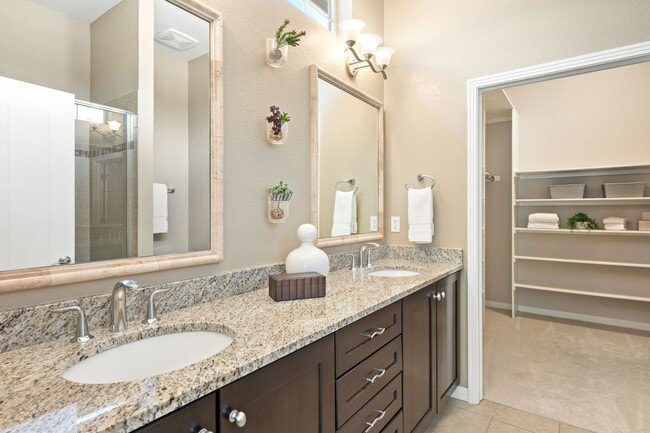 Building Photo - 742 Meadowlark Ln