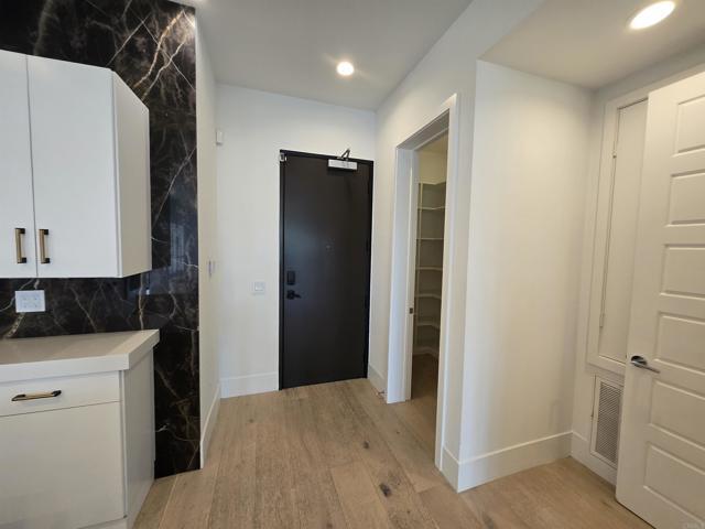 Building Photo - 8337 Distinctive Dr