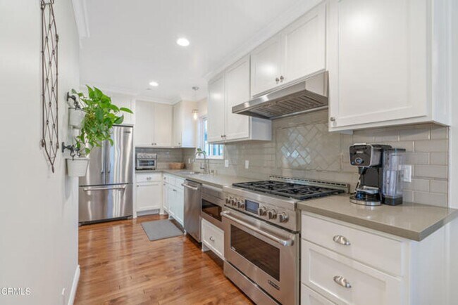 Building Photo - CHARMING 3BR + 2BA HOUSE IN MONROVIA!