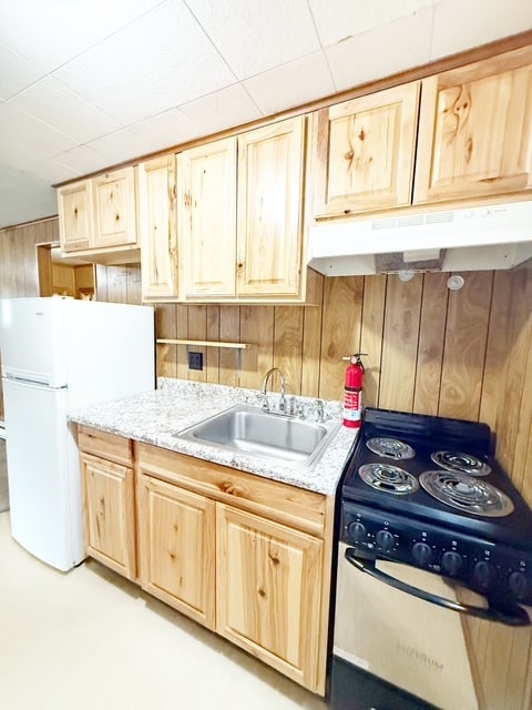 Building Photo - 7515 Grahns Ln NE