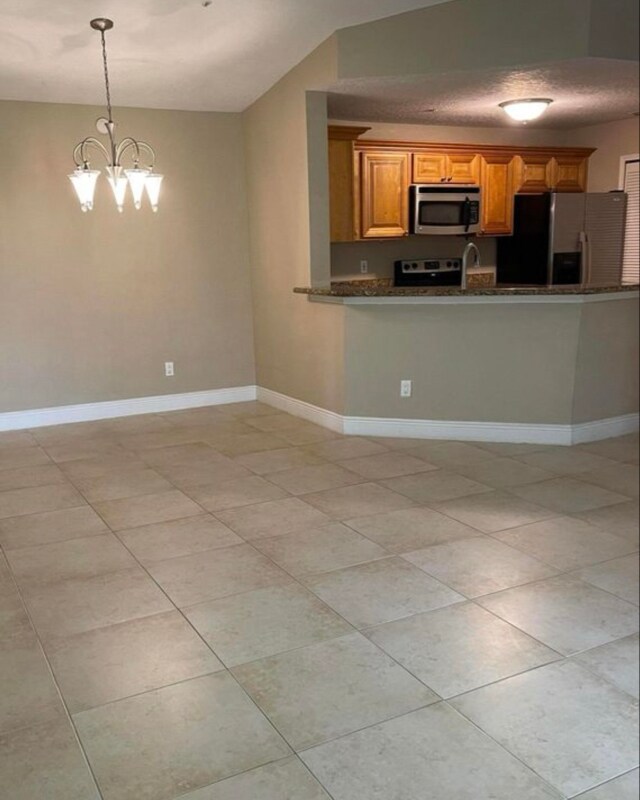 Building Photo - 7667 N Wickham Rd