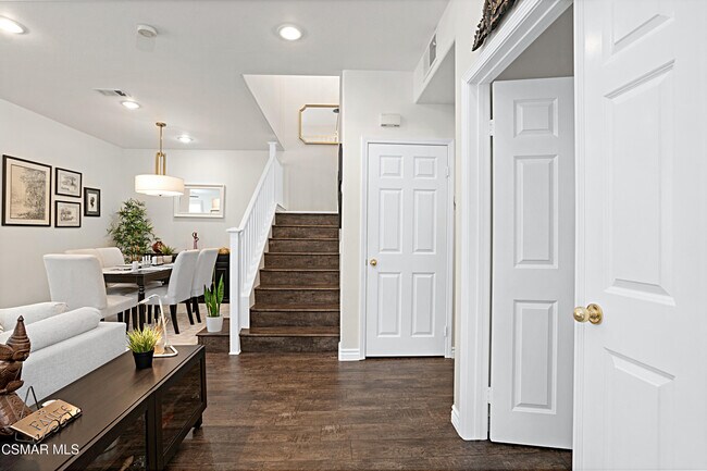 Building Photo - 545 Lorabel Way