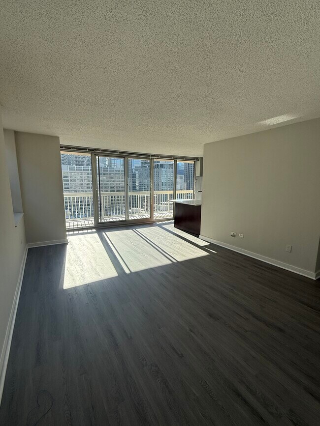 Building Photo - 509 N Dearborn St