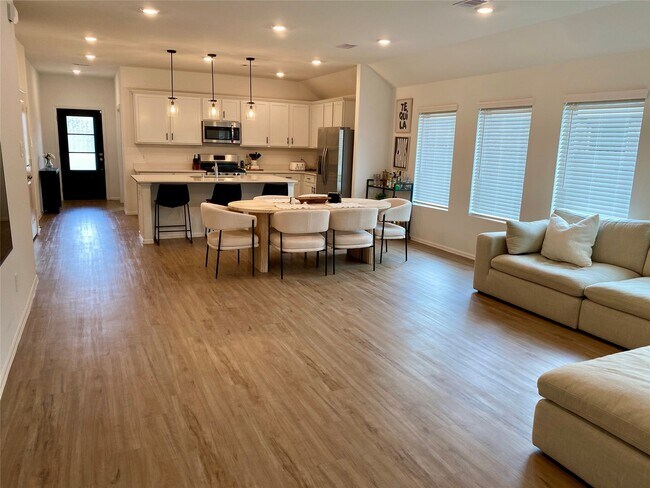 Building Photo - 17210 Daylily Dune Wy